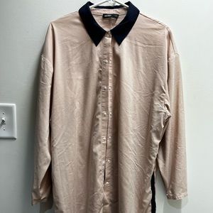 Long under armor shirt, 3/4 sleeve, pinstripe down sides.